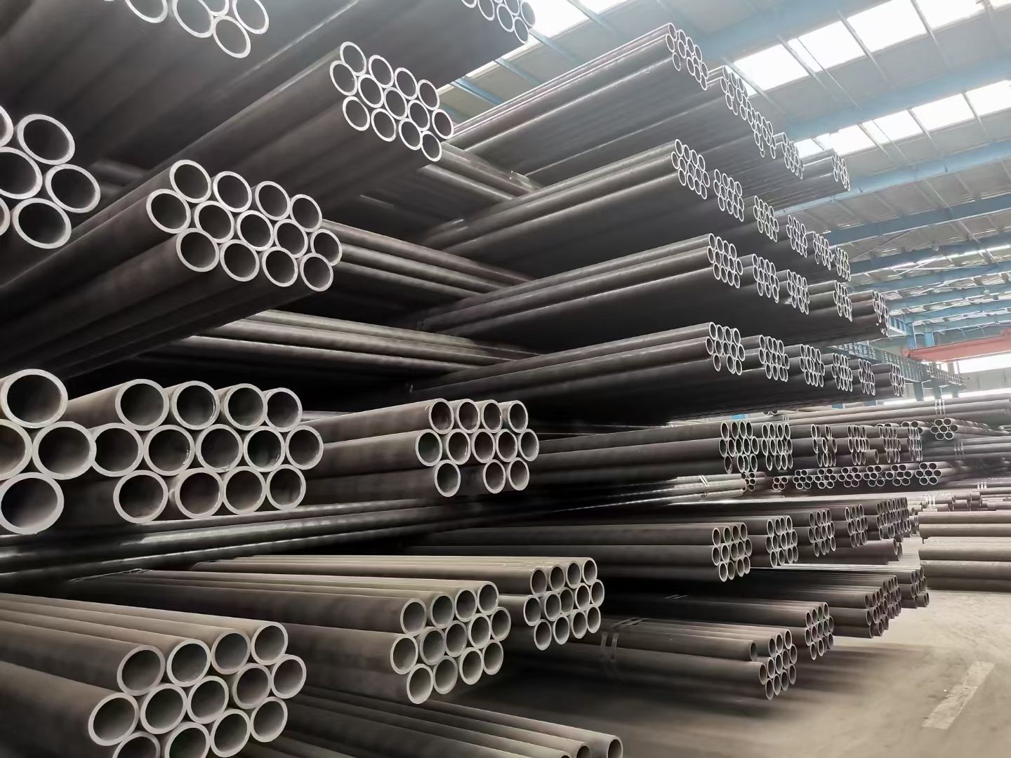Hot-rolled seamless steel pipe