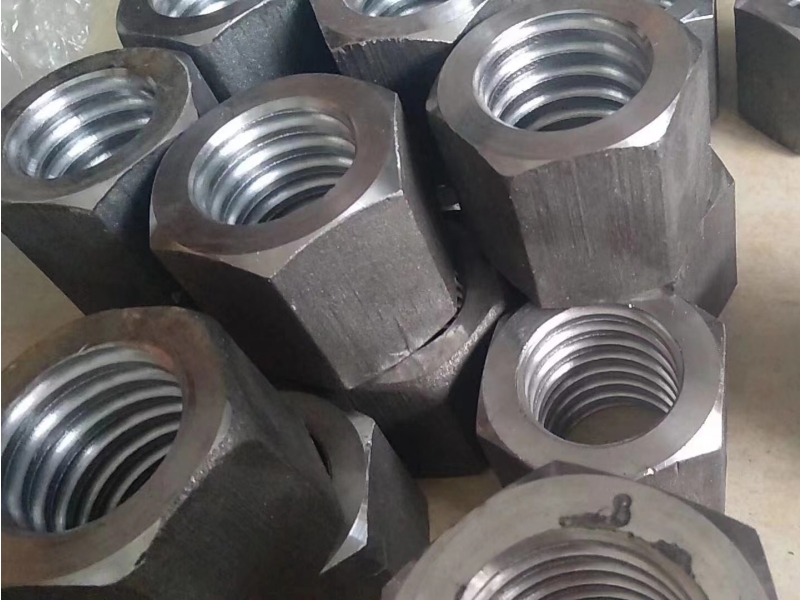 Self drilling anchor nut
