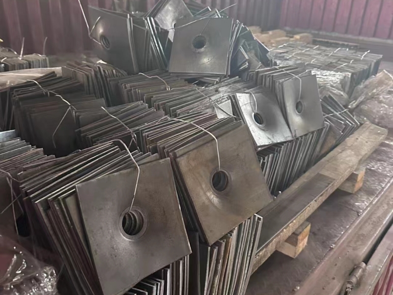 Self drilling anchor plate