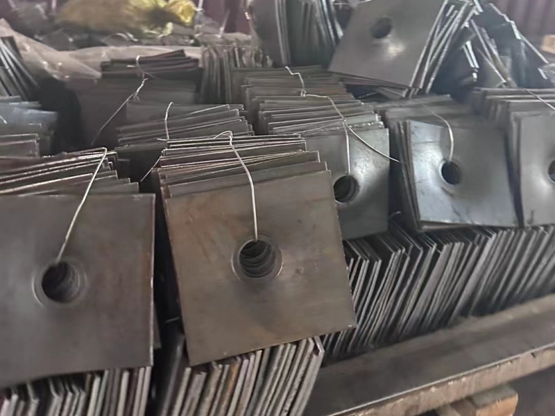 Self drilling anchor plate