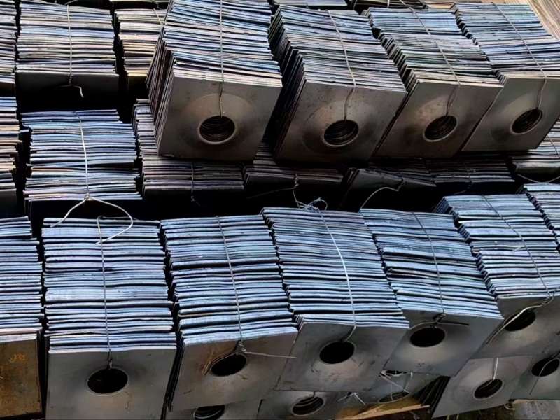 Self drilling anchor plate