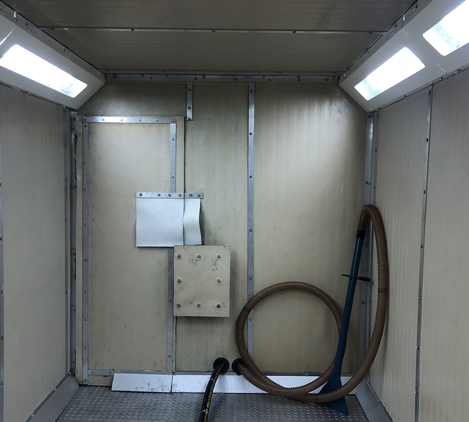 Ordinary sand blasting room