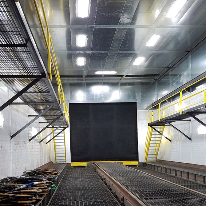 Sand blasting booth
