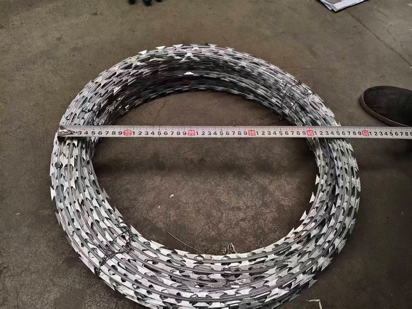 Hot-Dipped Galvanized Razor Wire Coil