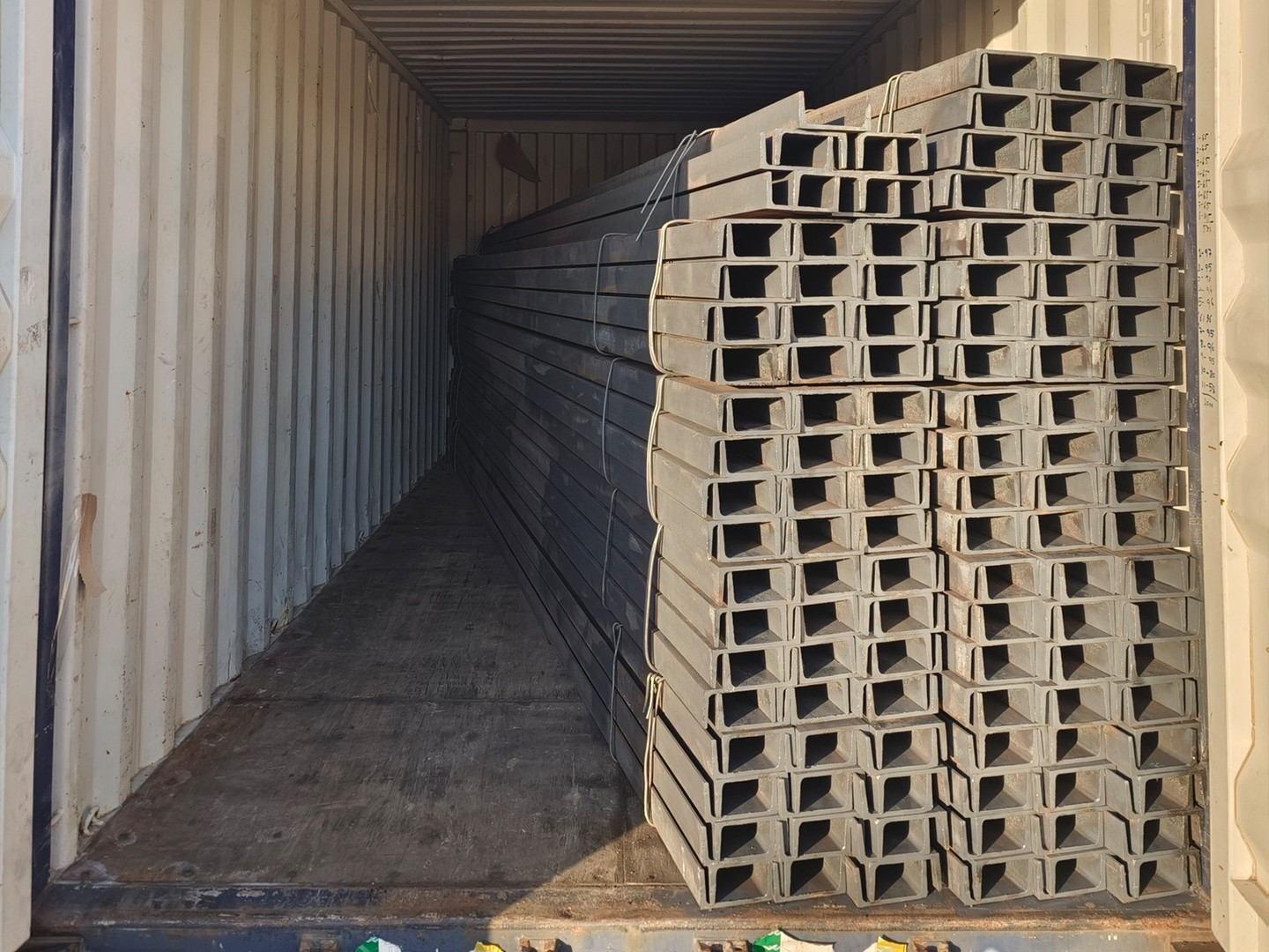 S355JR Hot Rolled UPE Steel Channel U Bar C Beam
