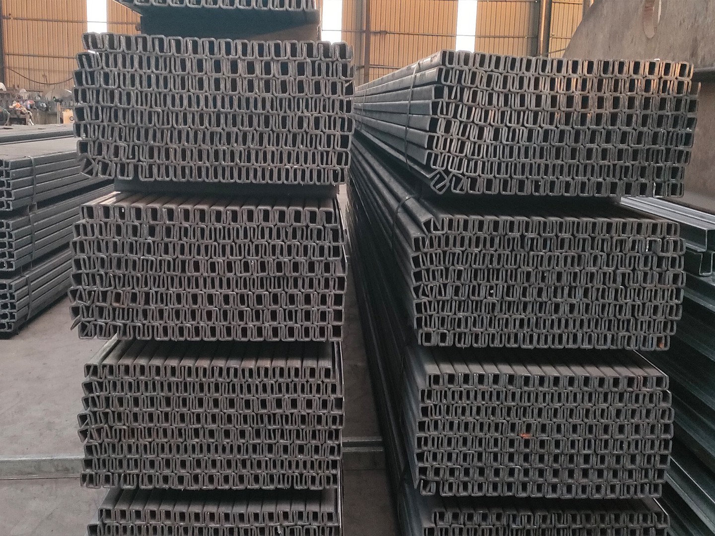 S355JR Hot Rolled UPE Steel Channel U Bar C Beam