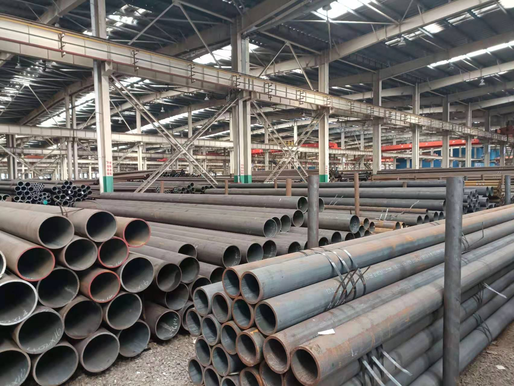 What material is Carbon Steel Pipe divided into?