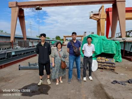 Customer from Mauritius visited our factory and discussed his 100m*100m warehouse 