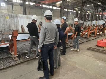 Customer from Kazakhstan visited our factory and discussed 800 ton material workshop project.