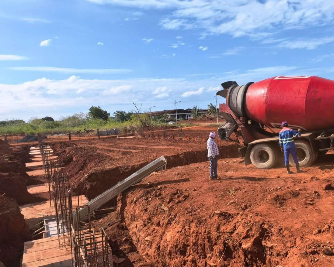 Accelerating Construction Progress (4) Smooth Commencement of Foundation Concrete Pouring for Mauritius Industrial Workshop Project, Accelerating Construction Progress