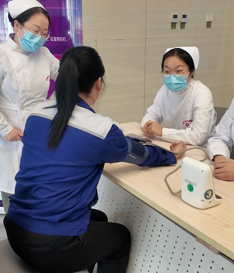 Useen Group Joins Hands with Weifang Yidu Central Hospital to Conduct Free Medical Check-ups for Employees