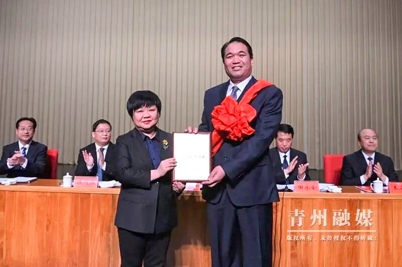 Good News |Yao Zhongxiu, chairman of Useen Group, was awarded the Outstanding Contribution Entrepreneur of Qingzhou City, and Useen Group won the 2021 Outstanding Enterprise for High-Quality Development