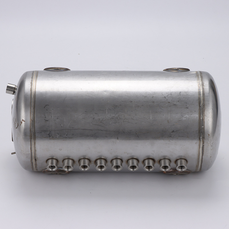SUS304 or SUS316L stainless steel water storage tank