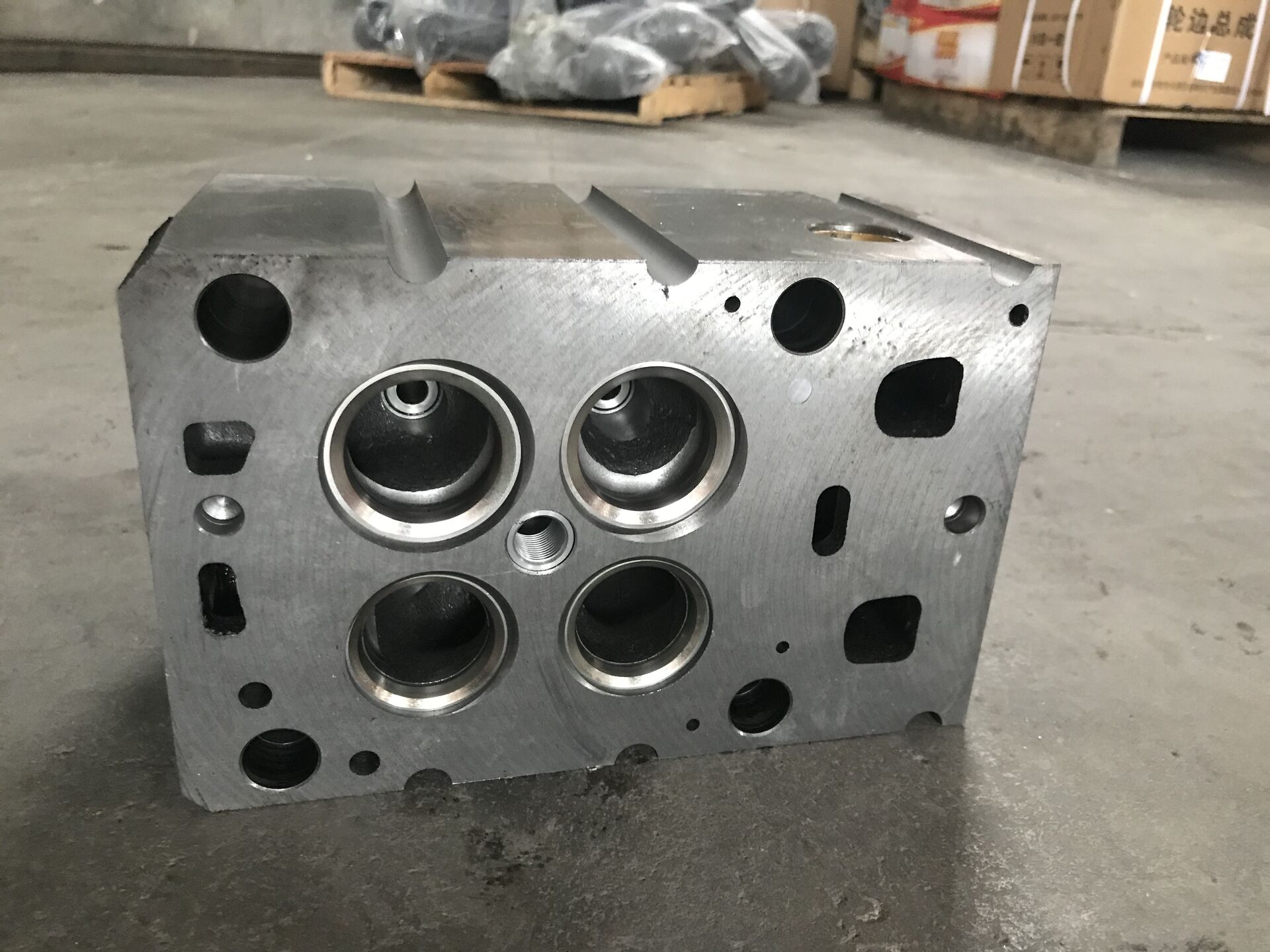 SINOTRUK ENGINE Cylinder head
