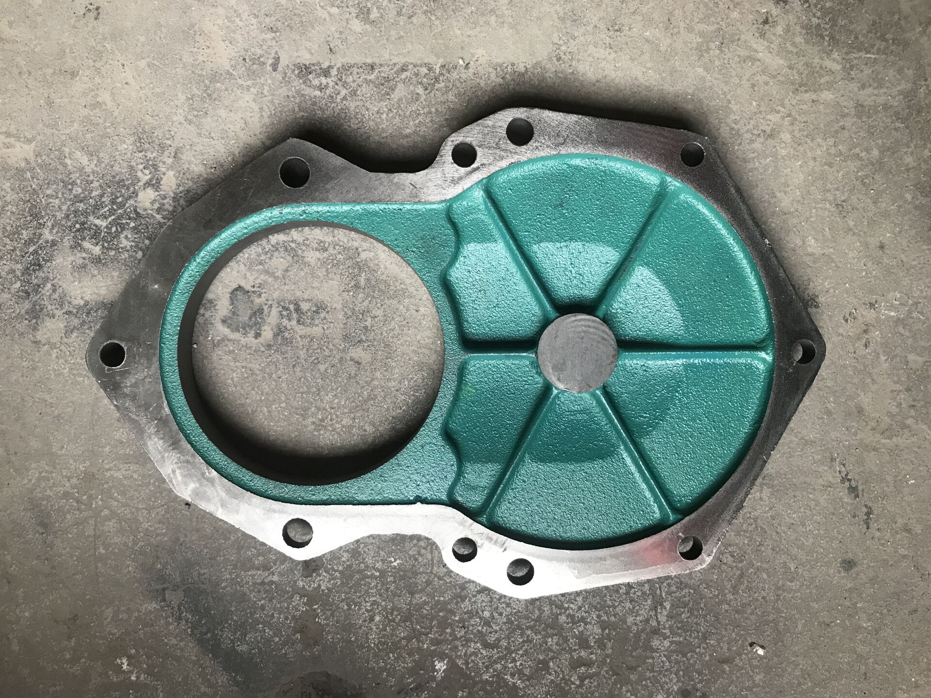 SINOTRUK PARTS  Camshaft gear cover