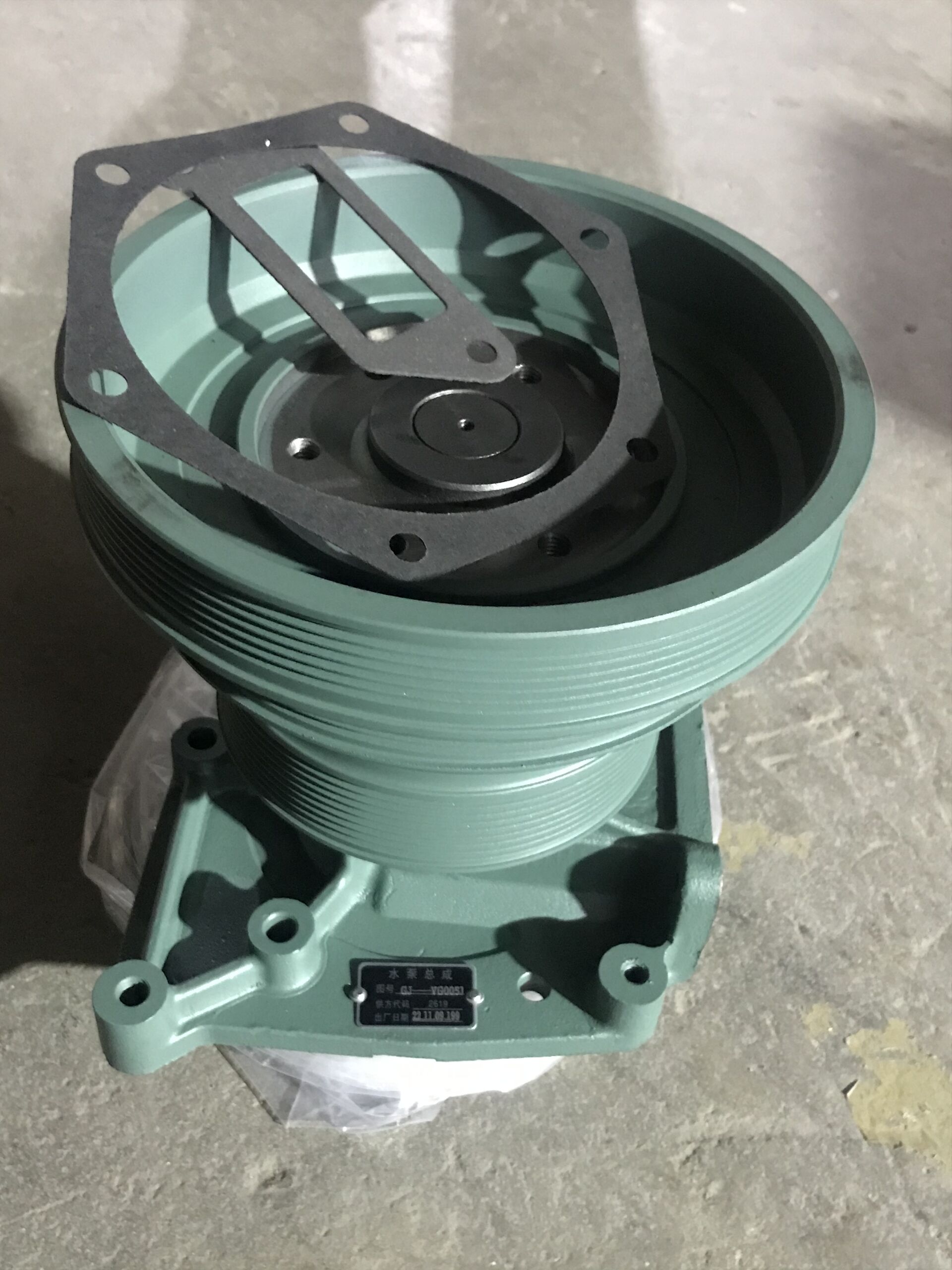 HOWO ENGINE PARTS  Water pump