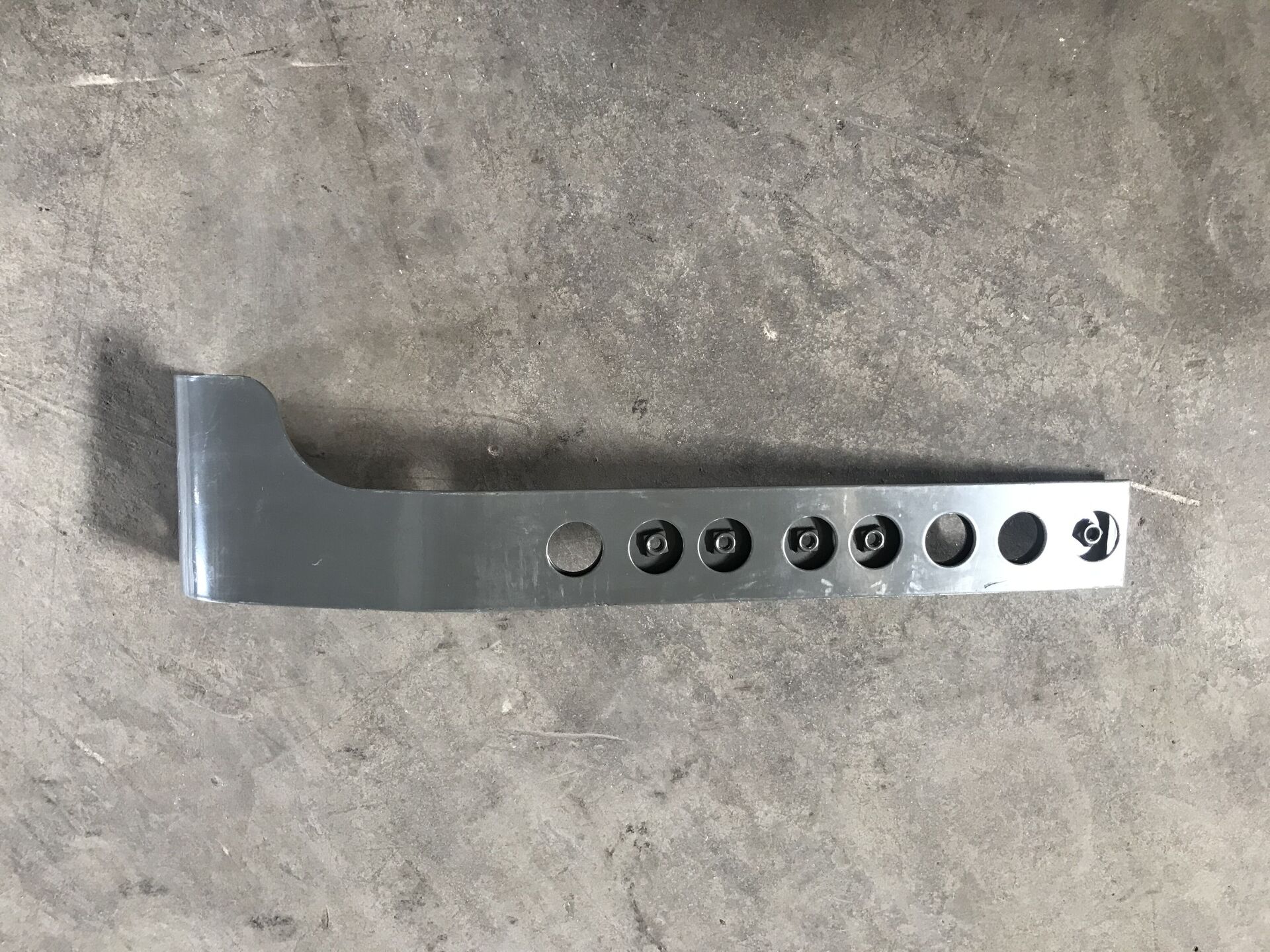  HOWO PARTS Front Fender right bracket