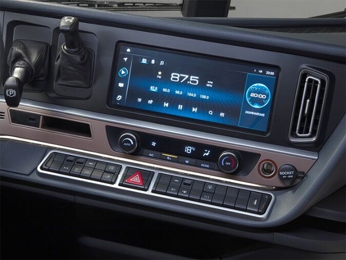 HOWO TH7 4×2 TRACTOR TRUCK