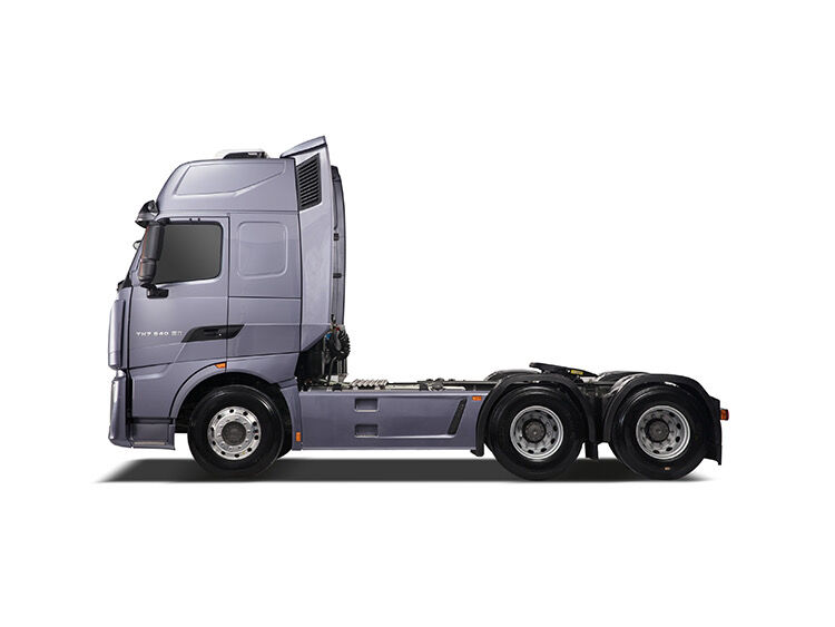HOWO TH7 6×4 TRACTOR TRUCK