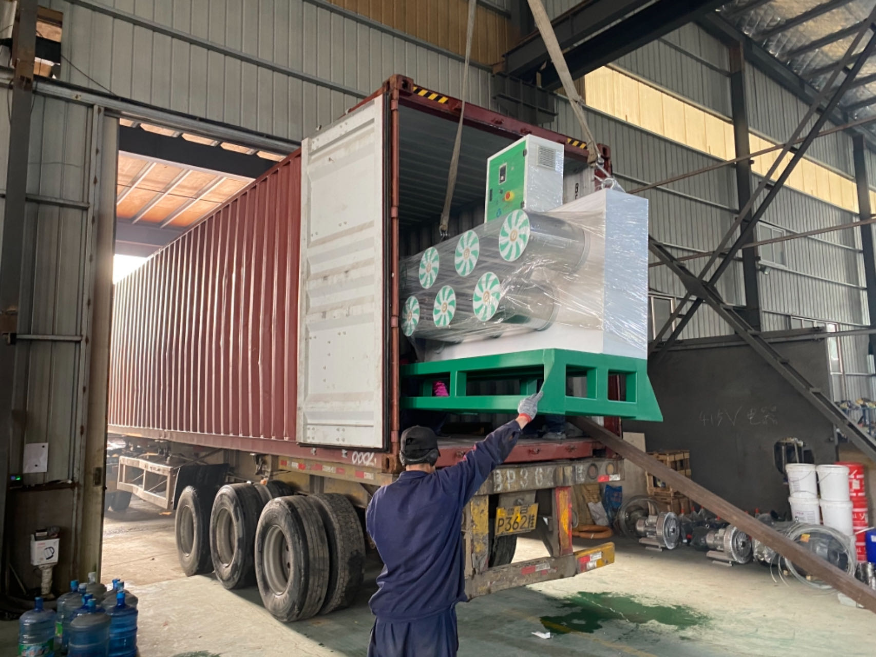 Regular customer bought a third PET brush filament production line to set up new factory in Cameroon 