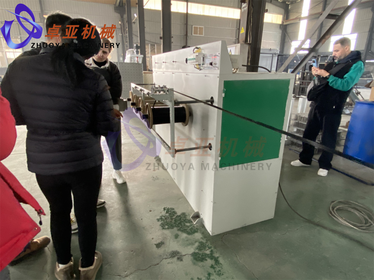 PP synthetic hair making machine09.jpg