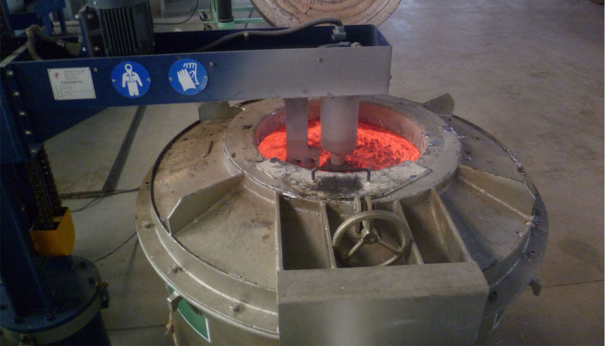 Suspending Rotary Degassing and Fluxing Unit