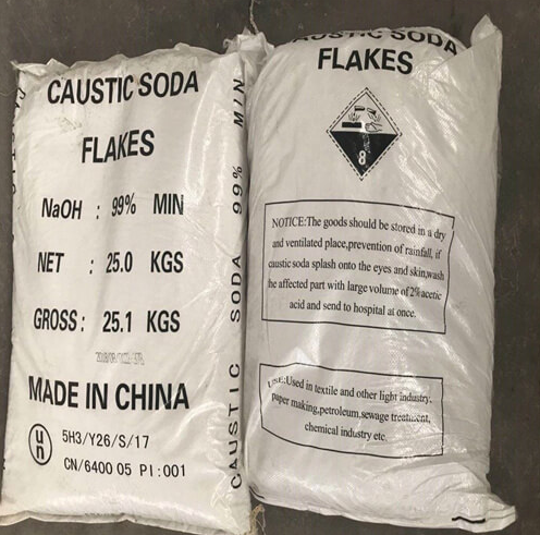 Copos de soda cáustica