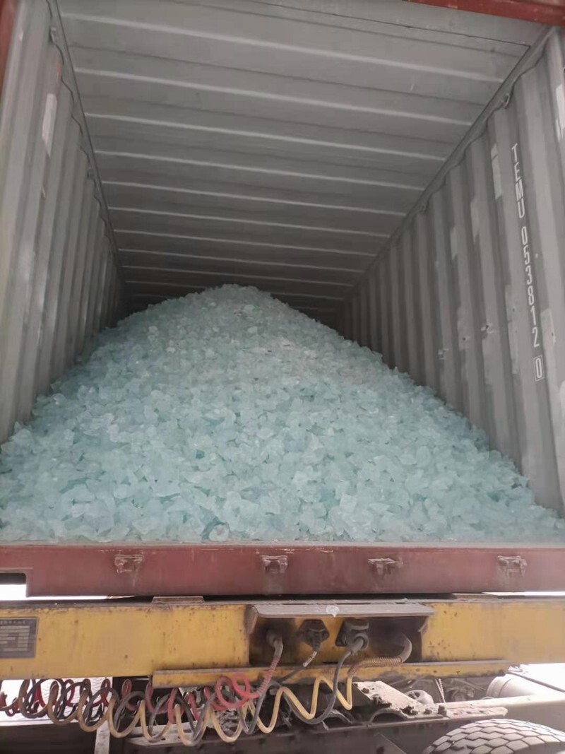 Solid sodium silicate
