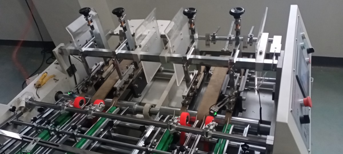 Double station carton erecting machine