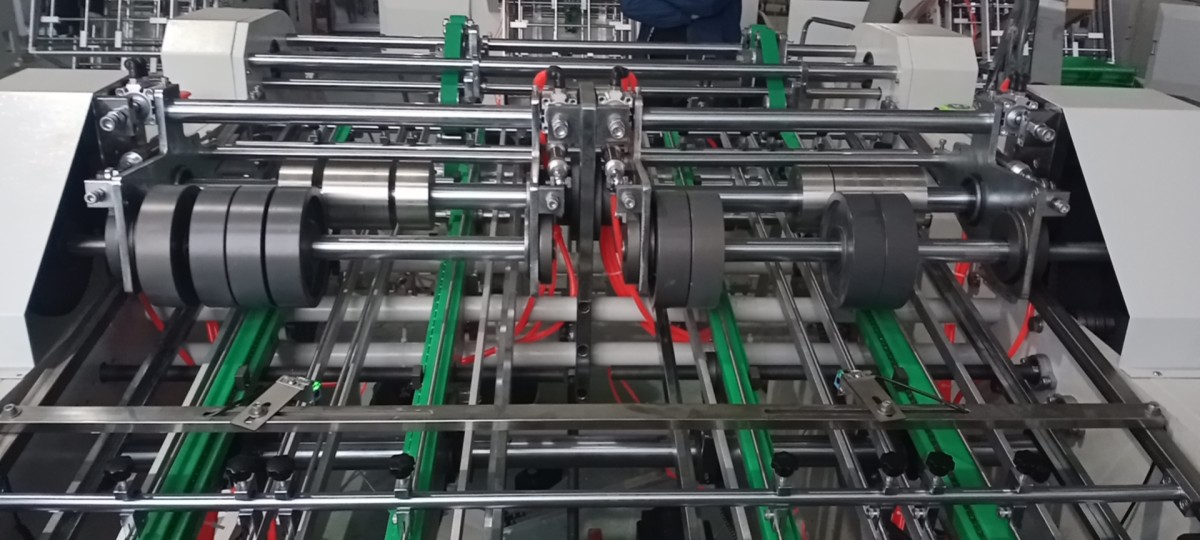 Double station carton erecting machine