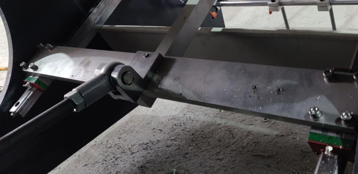 Double station carton erecting machine