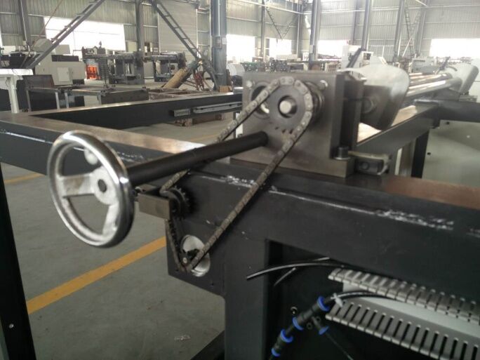 Roller die cutting machine
