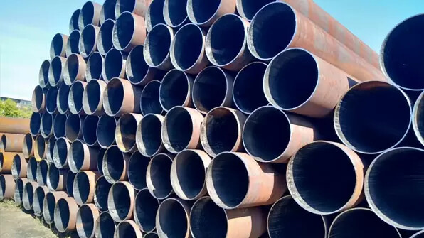Anti-corrosion for inner and outer wall of seamless steel pipe