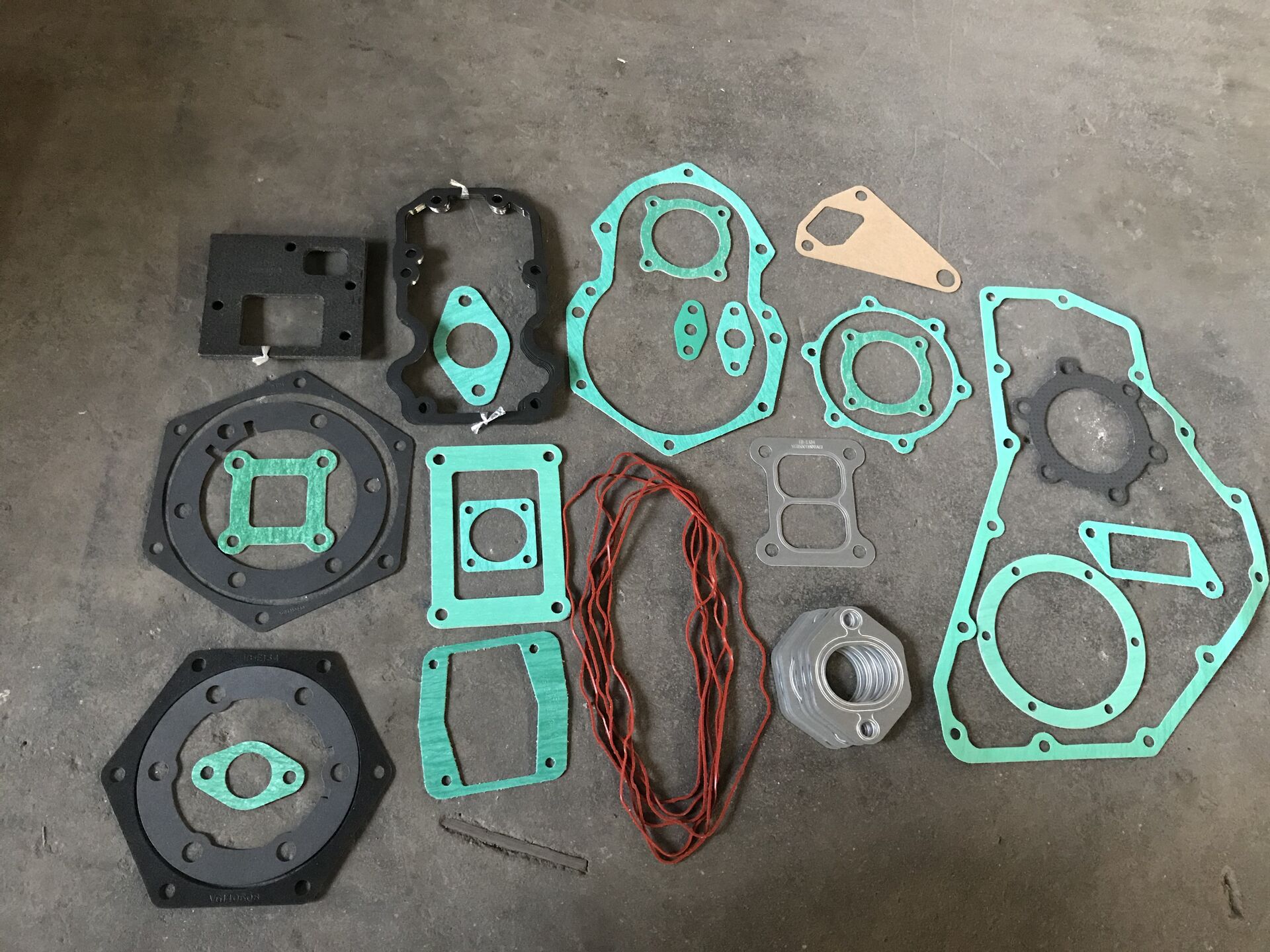 HOWO ENGINE  Engine repair kit