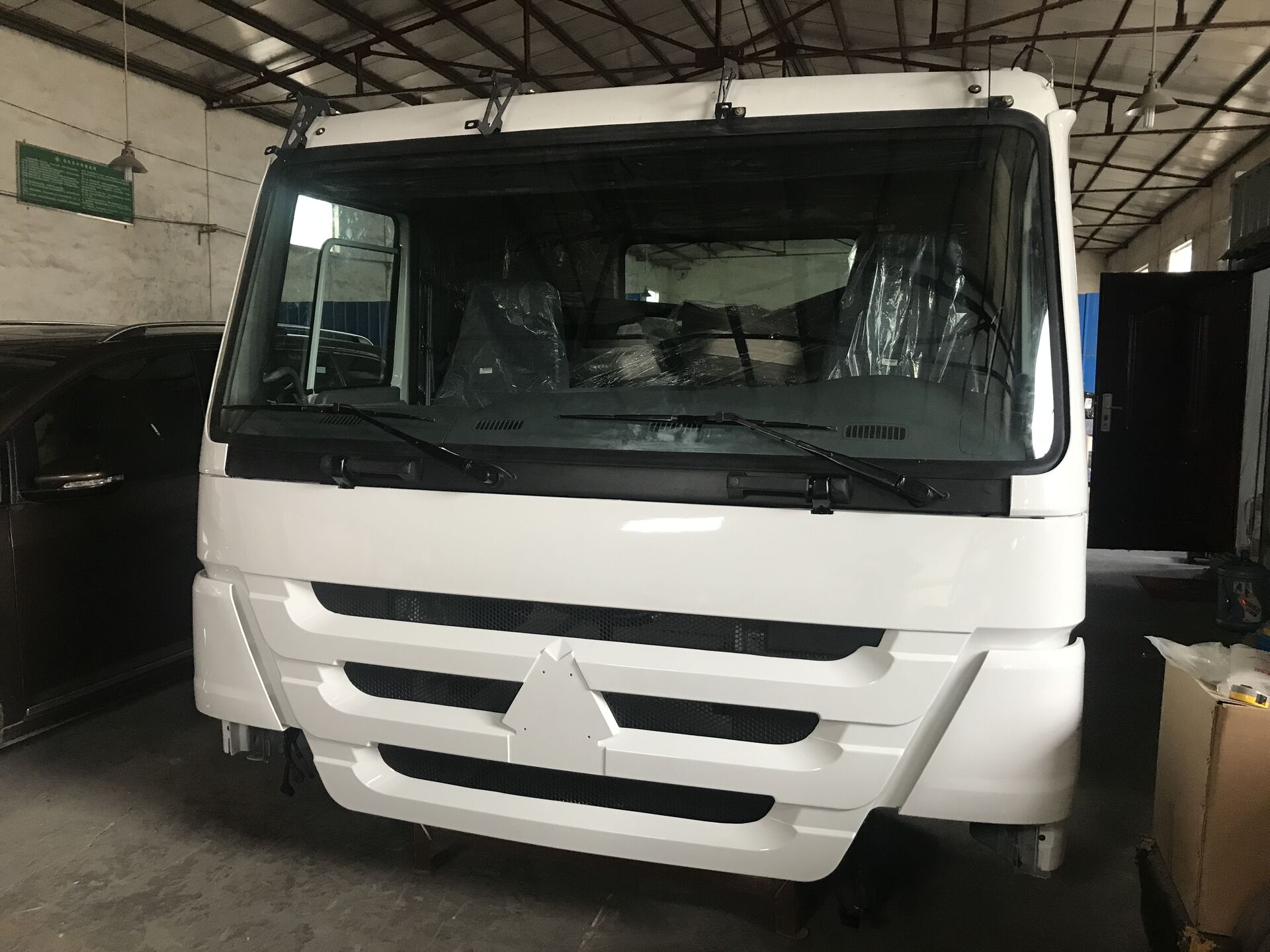 CONJUNTO DE CABINA DE CAMIÓN HOWO.