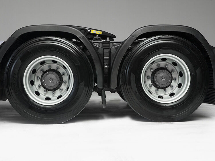 CAMINHÃO TRATOR HOWO TH7 6×4