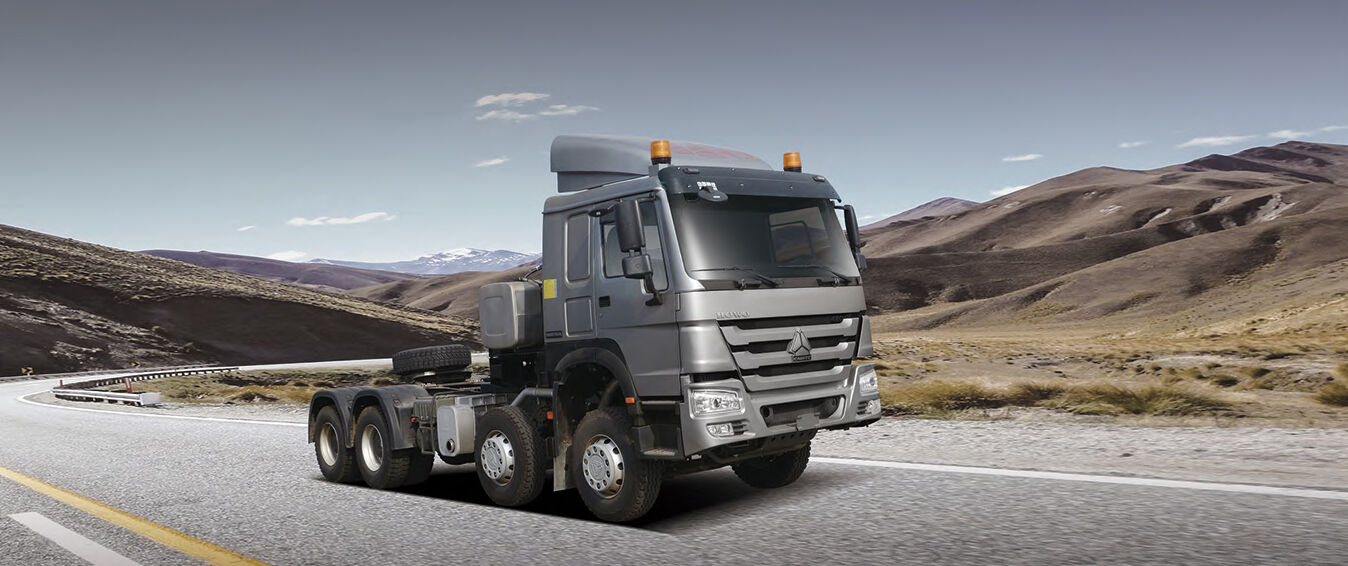 CAMINHÃO TRATOR HOWO-7 8x4