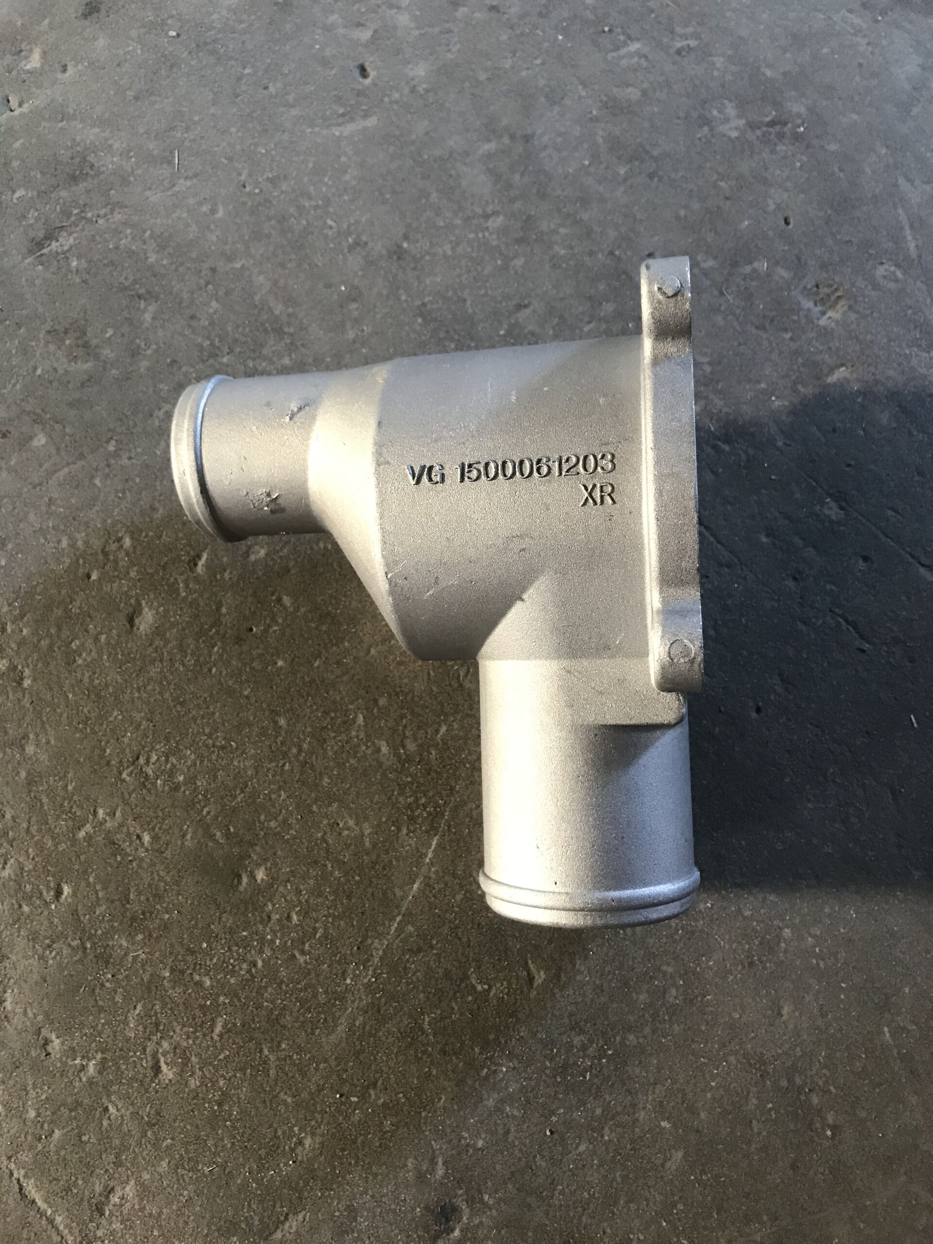 SINOTRUK PARTS Корпус термостата