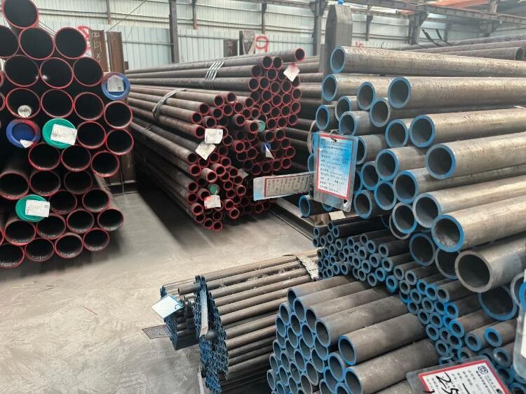 Carbon Steel Pipes – Industrial Application and Grade Selection Guide