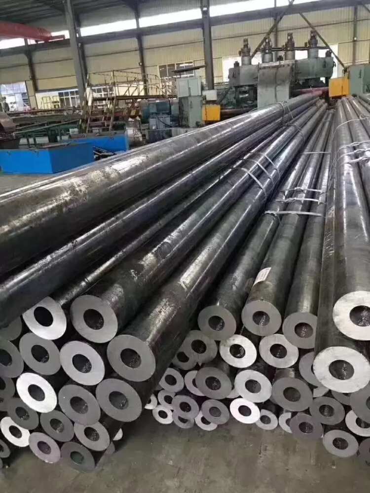 ASTM A106 API 5L Sch 40 Black Painted Steel Seamless Pipe