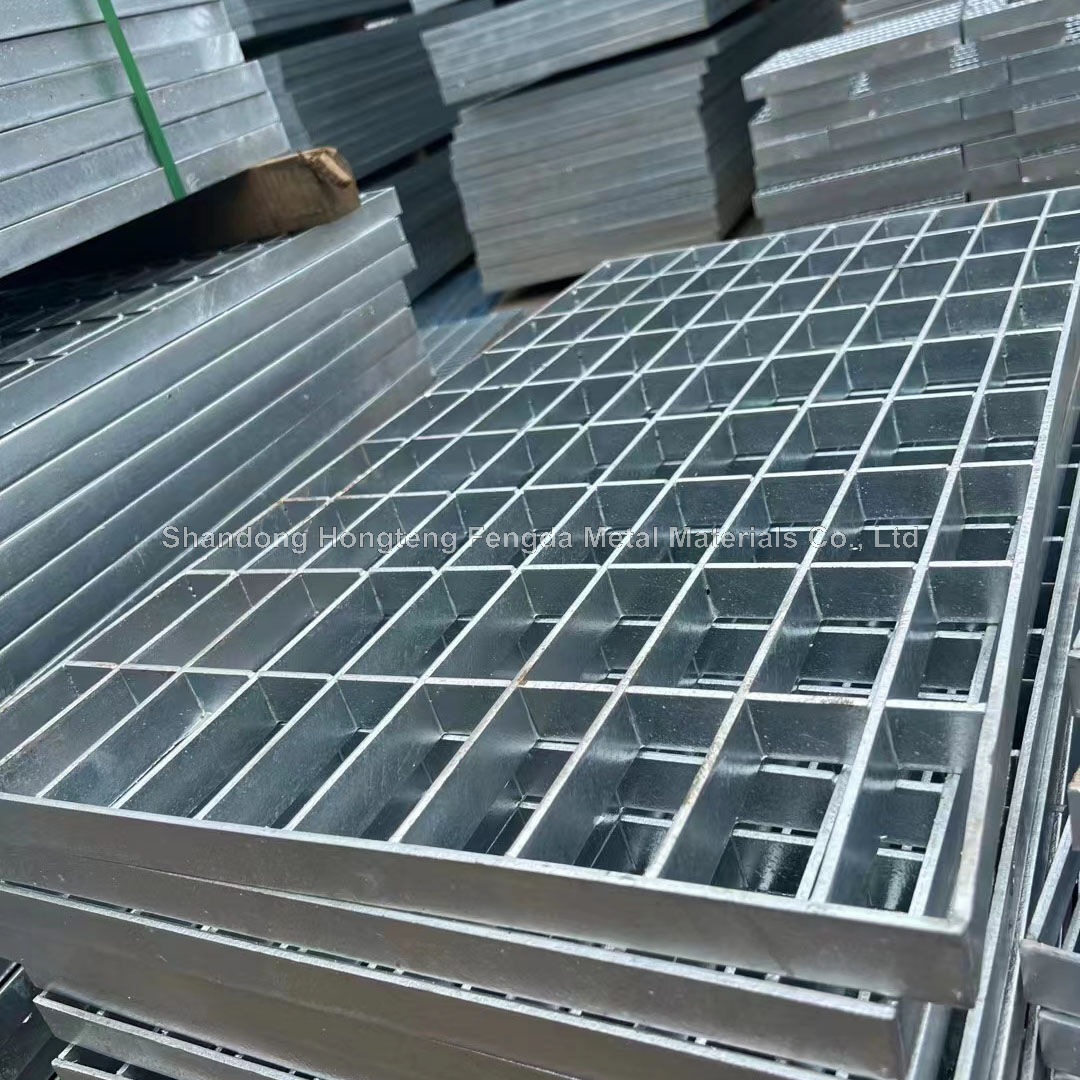 Galvanized grating