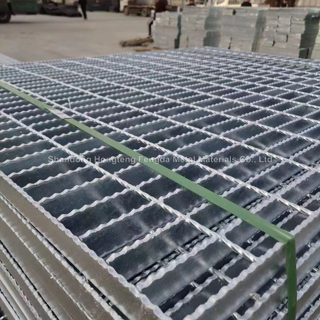 Galvanized grating