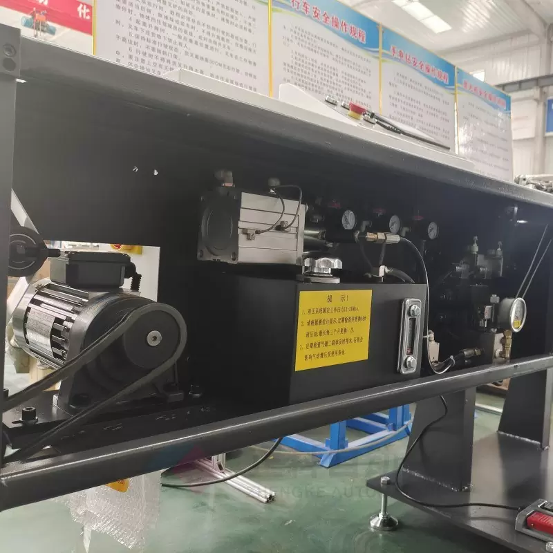 Butyl extruder