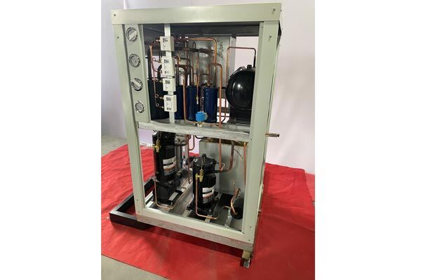 Cascade -80°C refrigeration unit