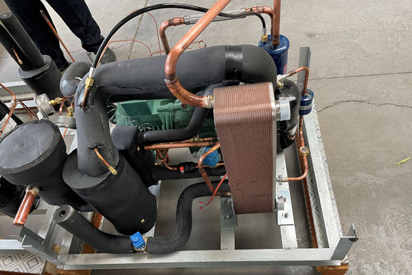 Cascade -80°C refrigeration unit