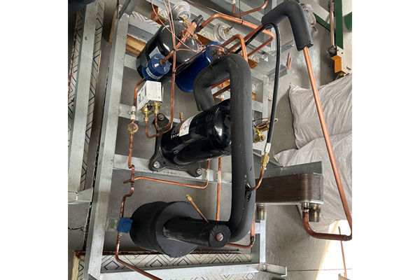 Cascade -80°C refrigeration unit