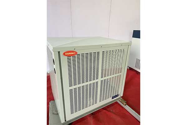 Side air cooling unit