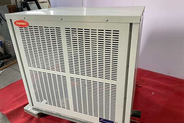 Side air cooling unit