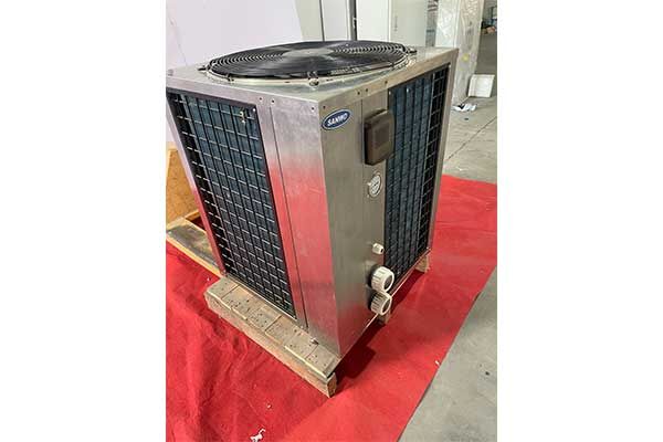 Cold/hot water machine
