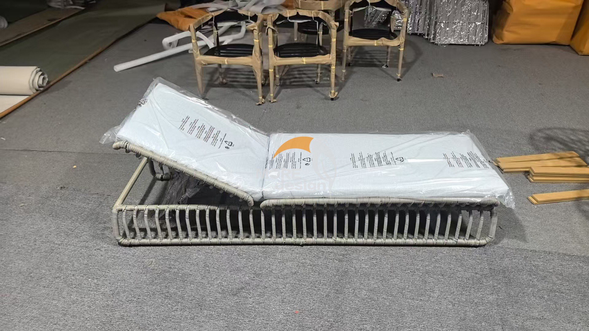 Wood sun lounger-MD-BS0010